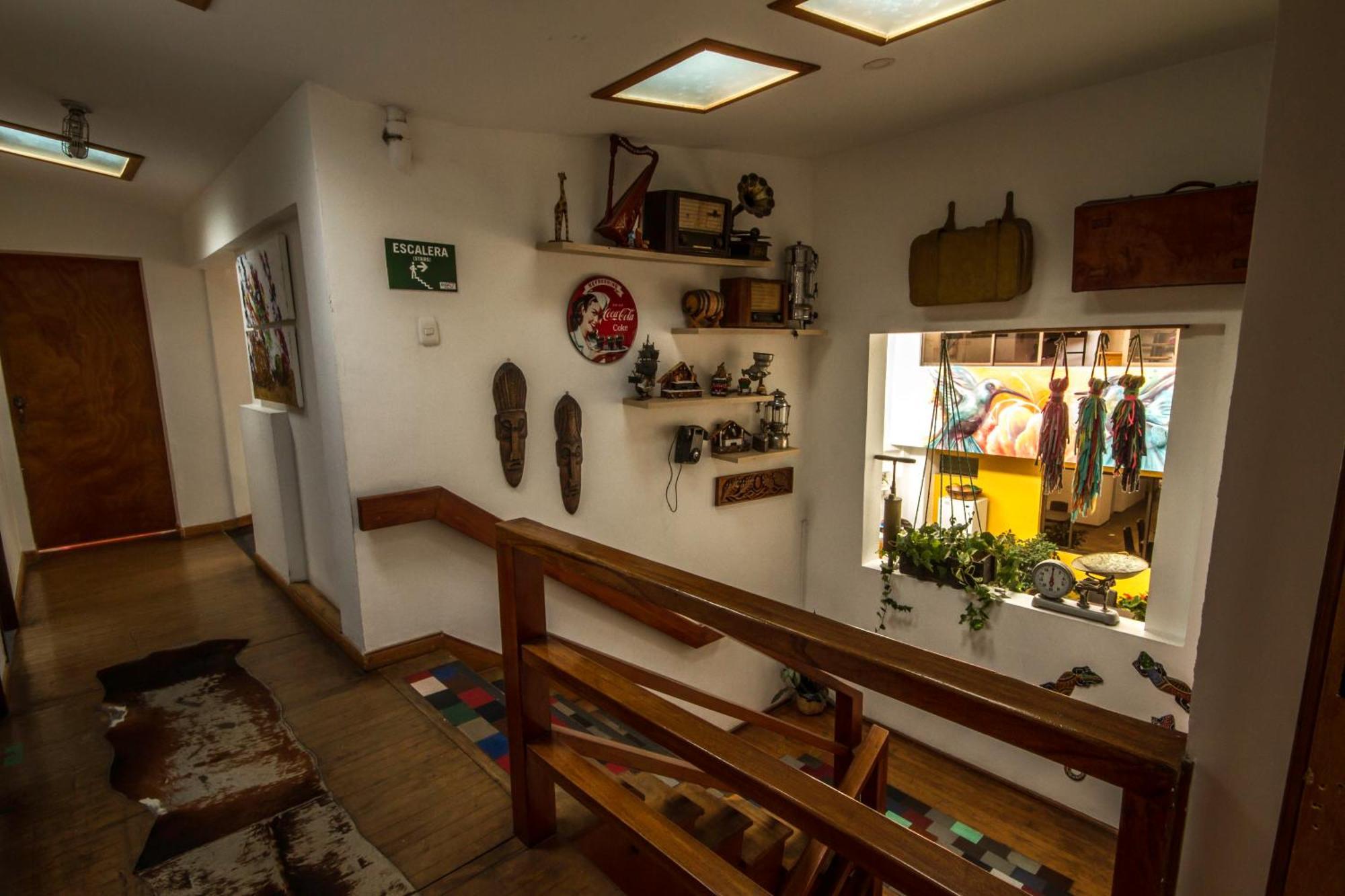 מניזאלס Hostal De La 57 מראה חיצוני תמונה