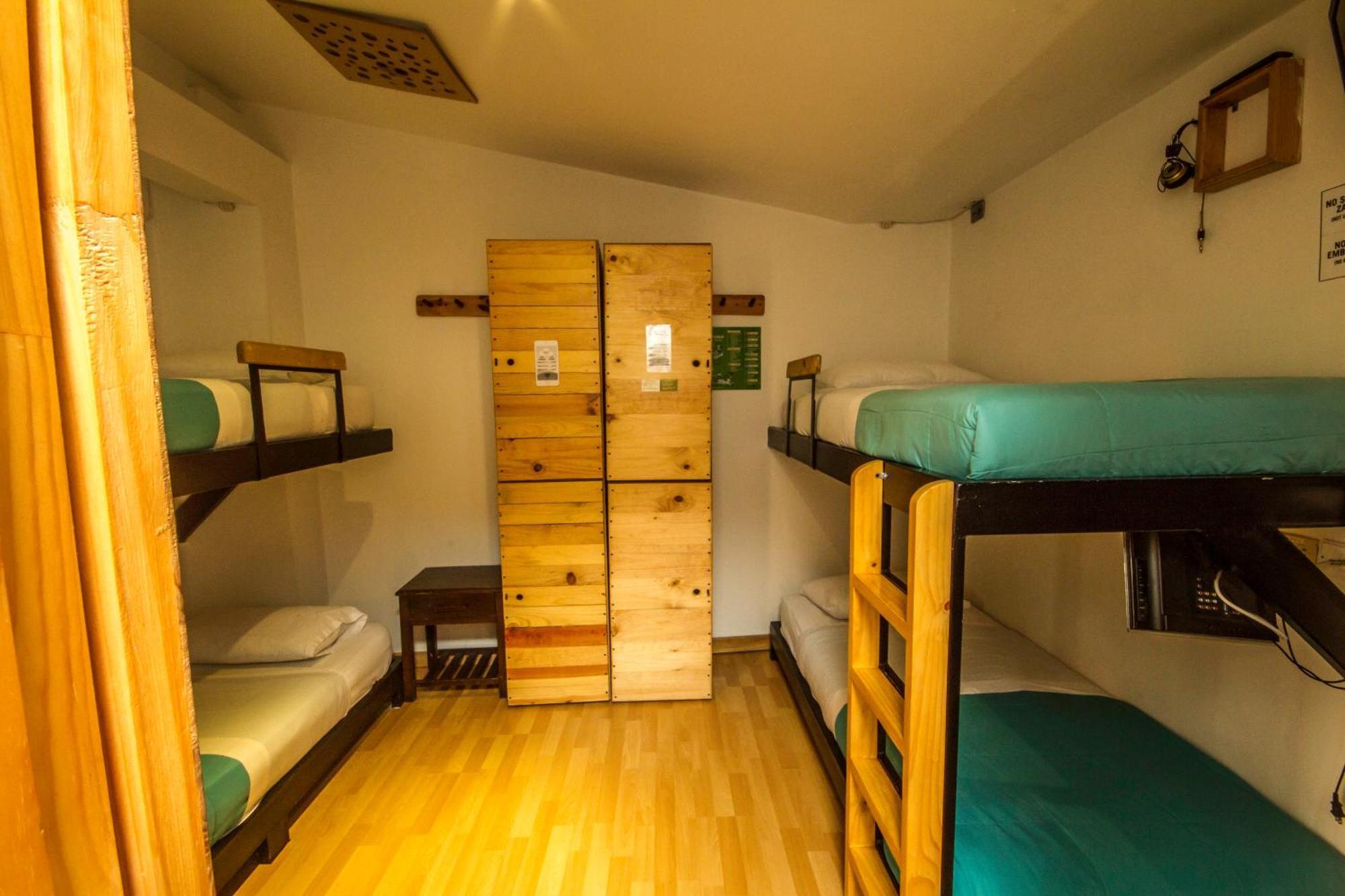 מניזאלס Hostal De La 57 מראה חיצוני תמונה