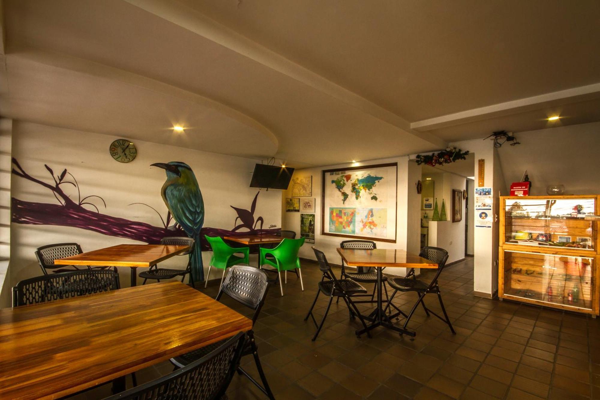 מניזאלס Hostal De La 57 מראה חיצוני תמונה