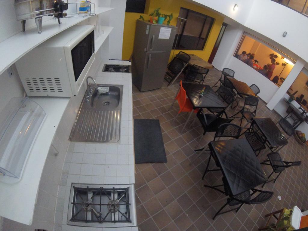 מניזאלס Hostal De La 57 מראה חיצוני תמונה