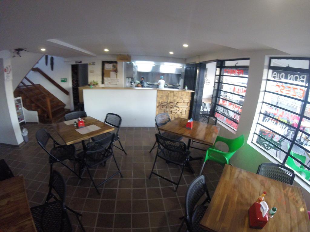 מניזאלס Hostal De La 57 מראה חיצוני תמונה