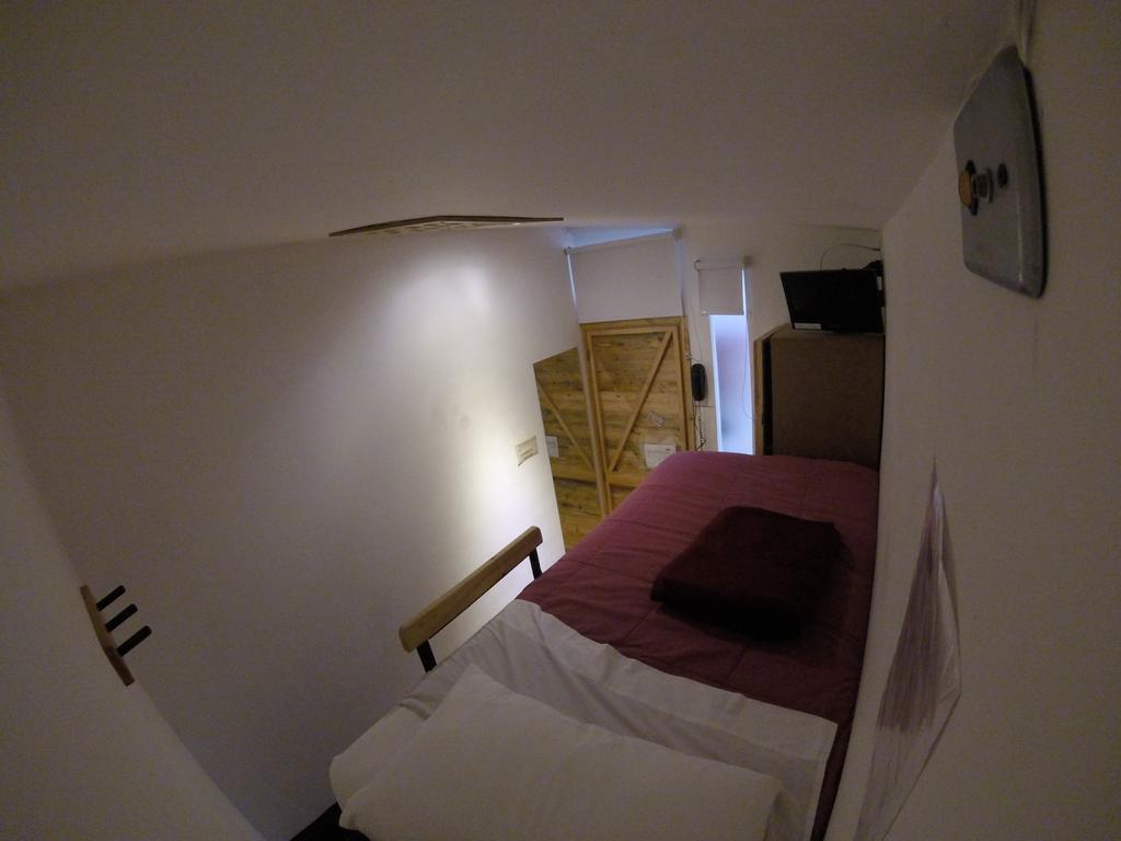 מניזאלס Hostal De La 57 מראה חיצוני תמונה