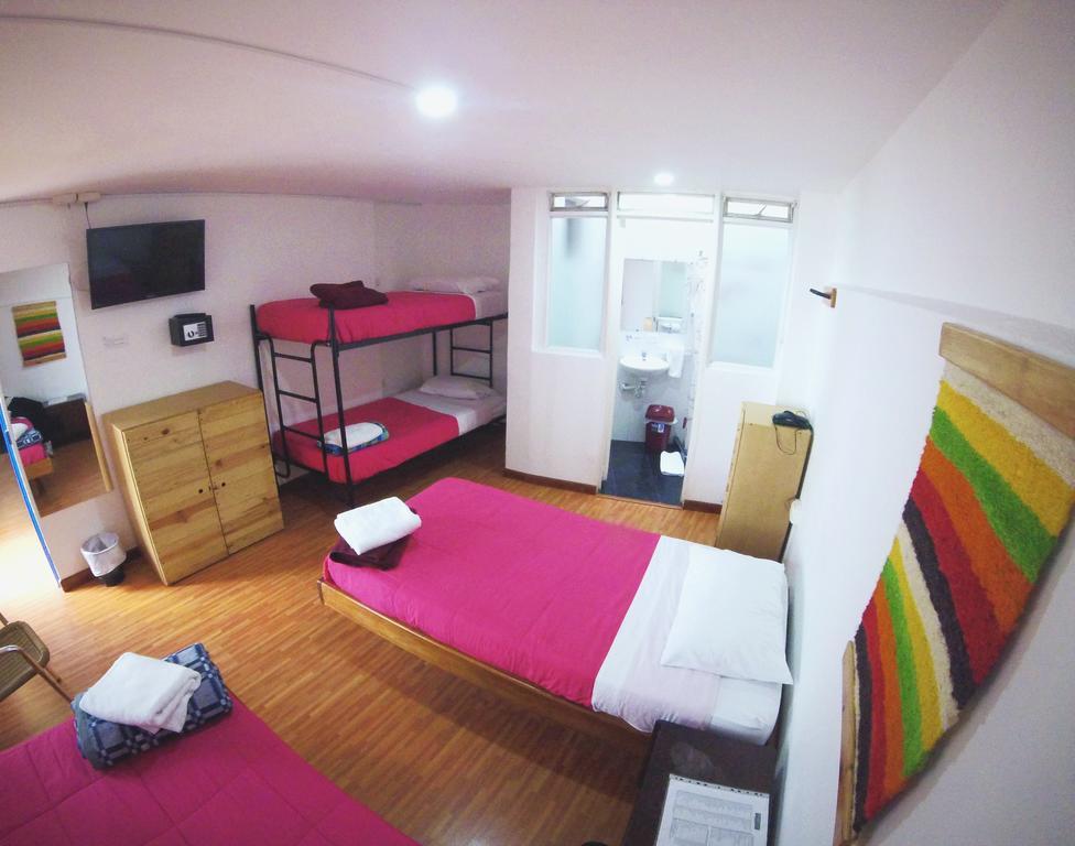 מניזאלס Hostal De La 57 מראה חיצוני תמונה