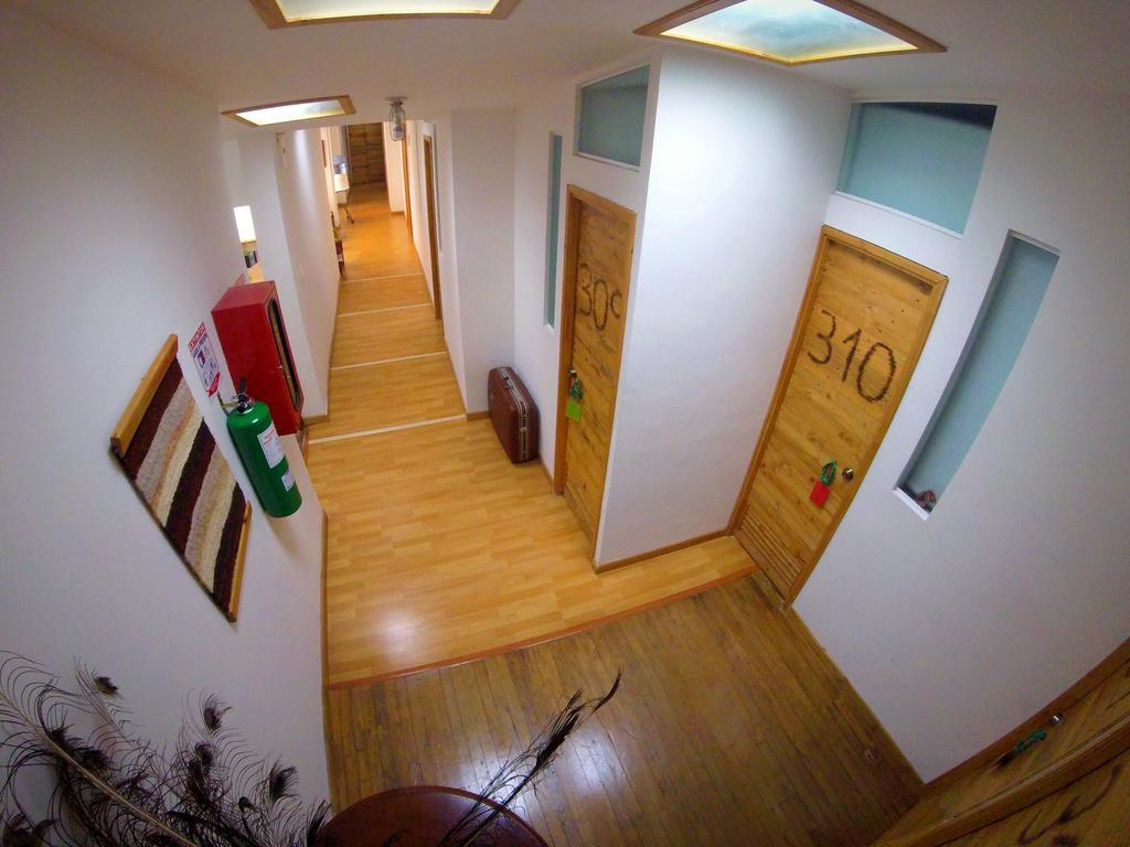 מניזאלס Hostal De La 57 מראה חיצוני תמונה