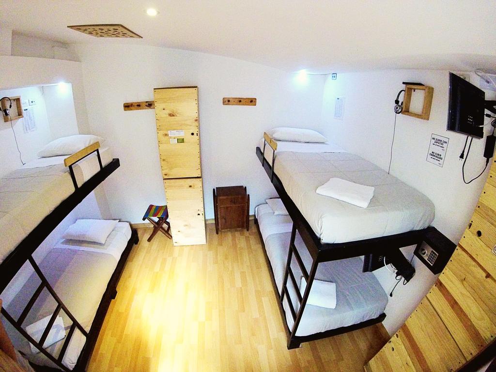 מניזאלס Hostal De La 57 מראה חיצוני תמונה