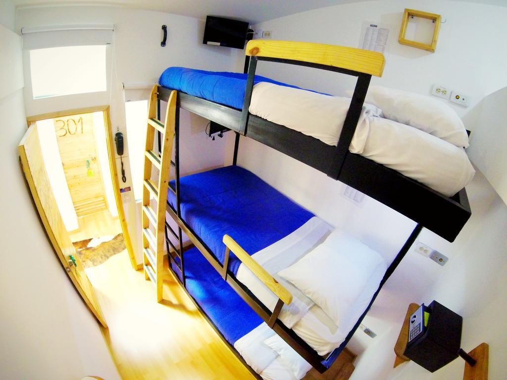 מניזאלס Hostal De La 57 מראה חיצוני תמונה