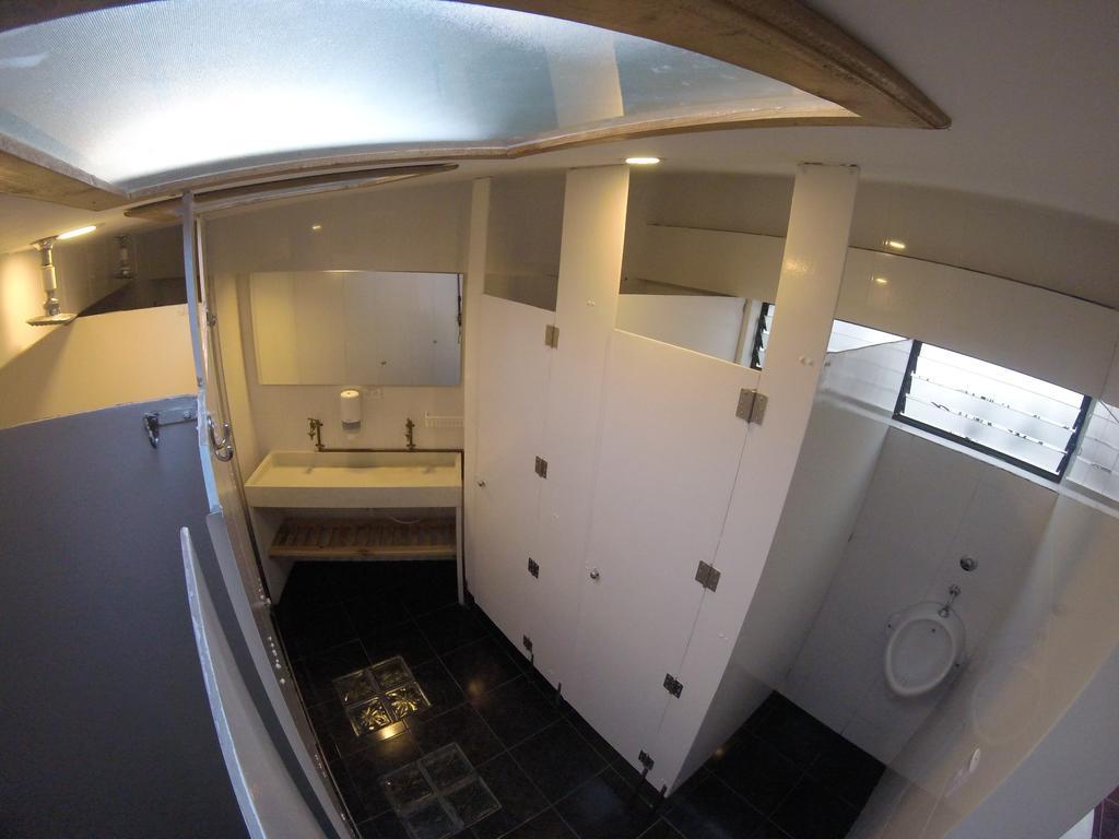 מניזאלס Hostal De La 57 מראה חיצוני תמונה